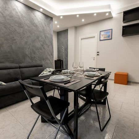 Tra Porta Susa E Piazza Statuto -Cortile Interno- Torino Dış mekan fotoğraf